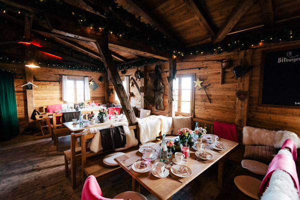 romantische Hütte für eine winterliche Hochzeit in Mainz